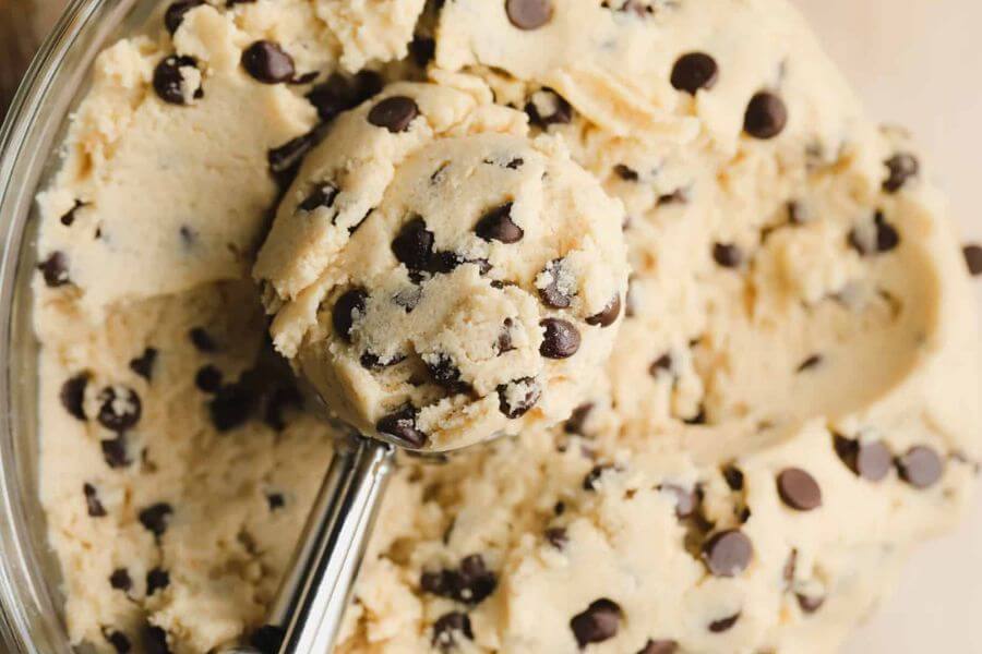 chilled chocolate chip cookie dough