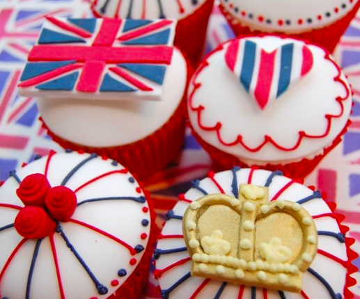 British ideas. Капкейк Британия акварель. Birthday in Britain cookies. Birthday in Britain. Birthday Queen.