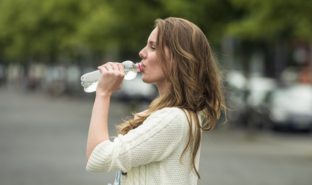 airport plastic bottles ban