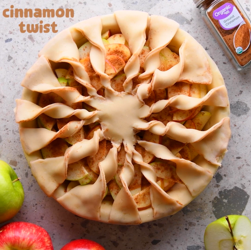 Cinnamon Apple Pie, with “Cinnamon Swirl” Twisted Crust