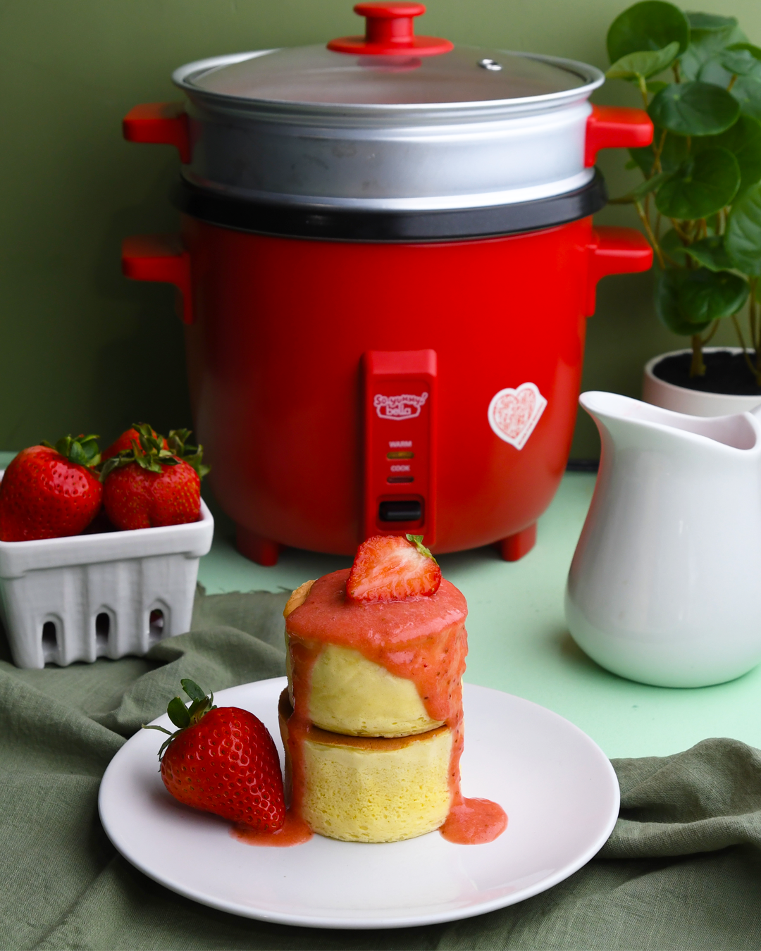 SOY1671_4x5_Bella Rice Cooker_Strawberry Souffle