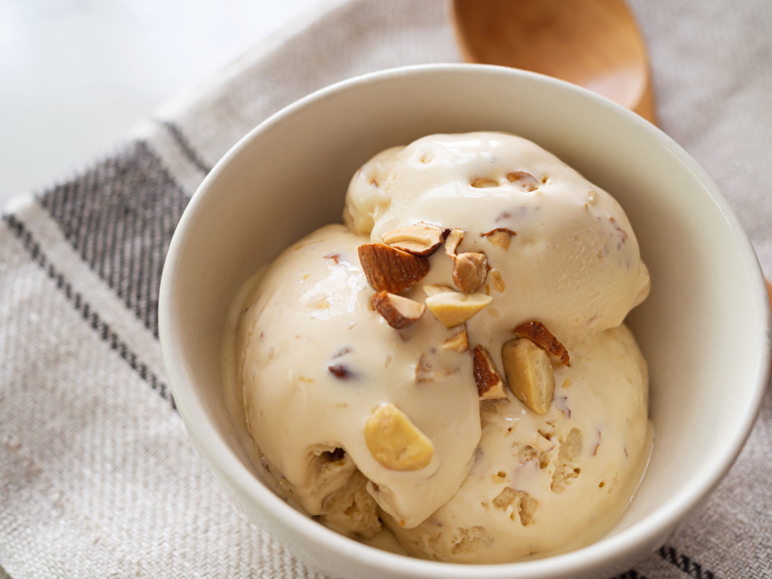 Toasted almond gelato