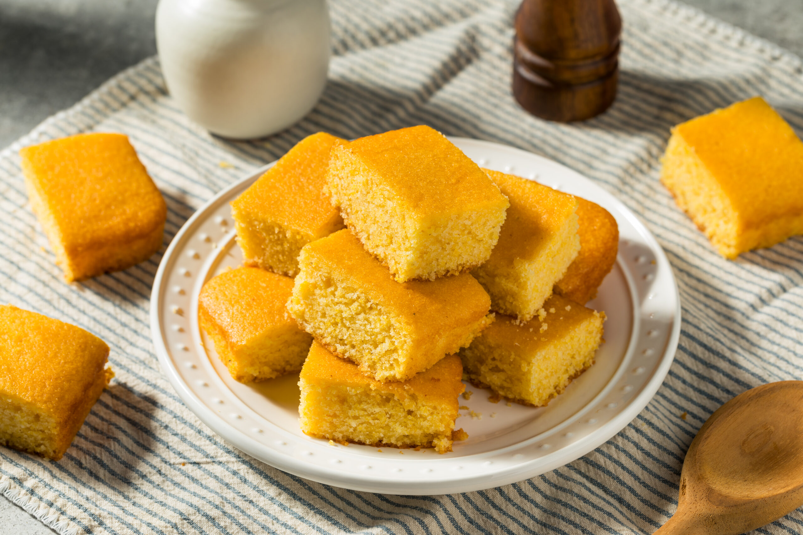 Homemade Baked American CornBread