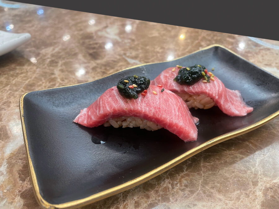 Tuna (Otoro) Sashimi top with seaweed, Japanese set.