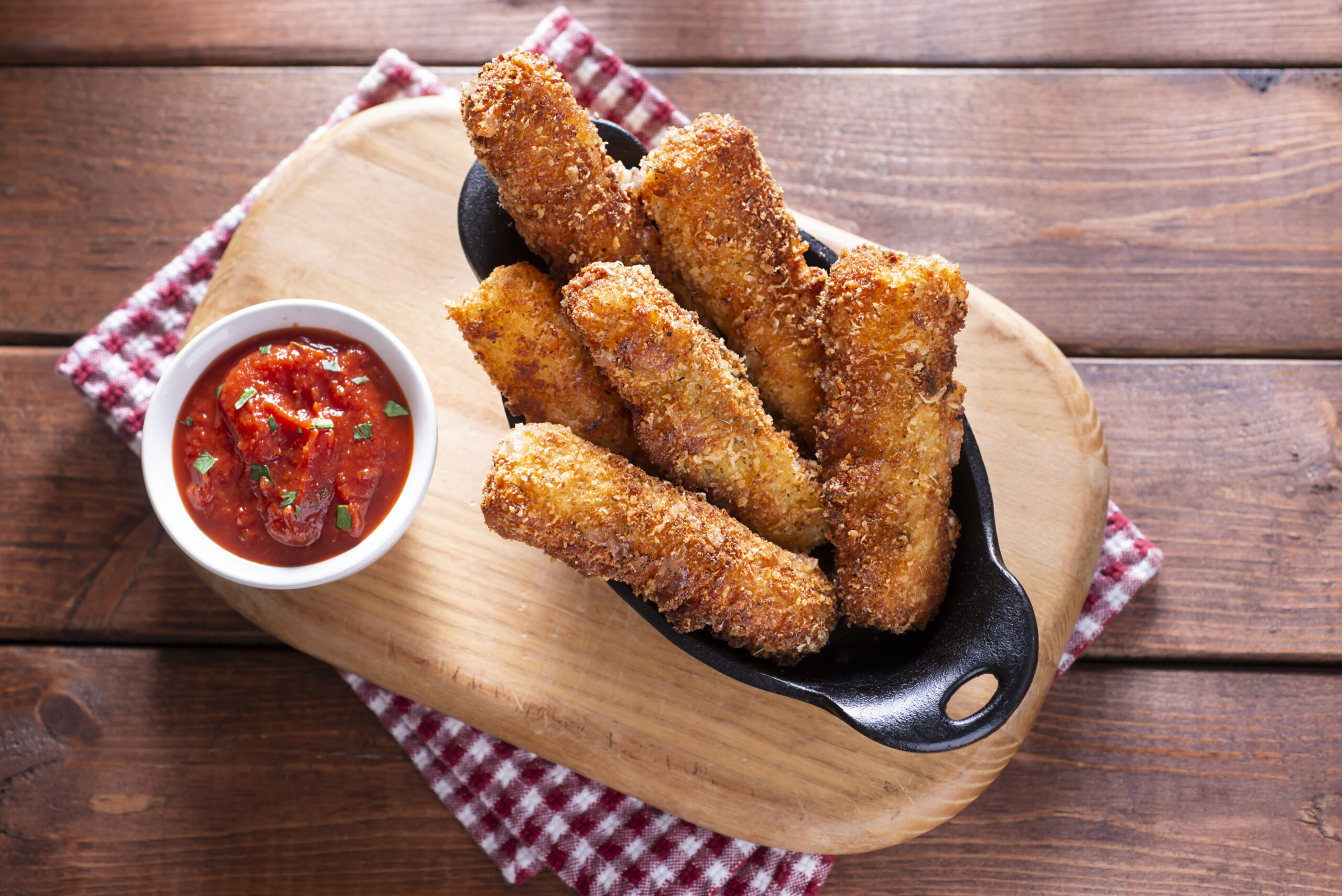 Fresh Mozzarella Sticks with Marinara Sauce