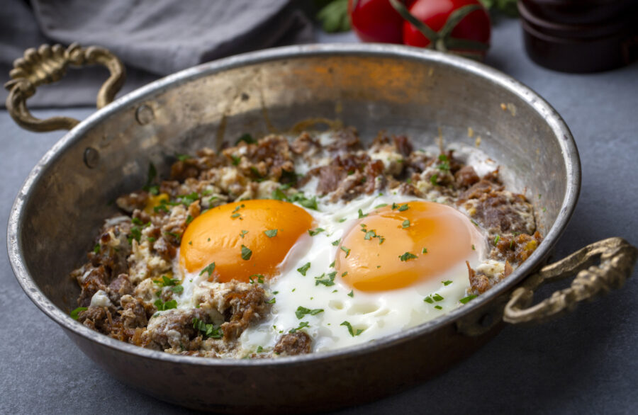 From traditional Turkish cuisine; fried eggs with meat. Turkish name; kavurmali yumurta