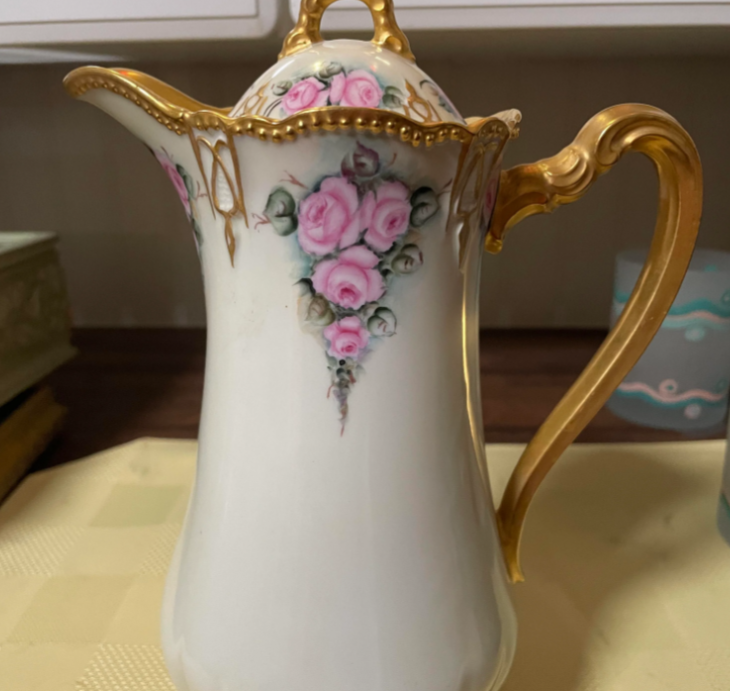 Vintage chocolate pot from Reddit