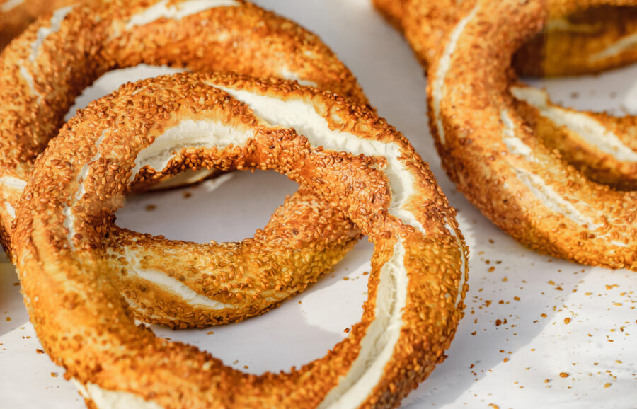 Simits Turkish, bakery products, sesame bagels simit, cooked  in bulk.