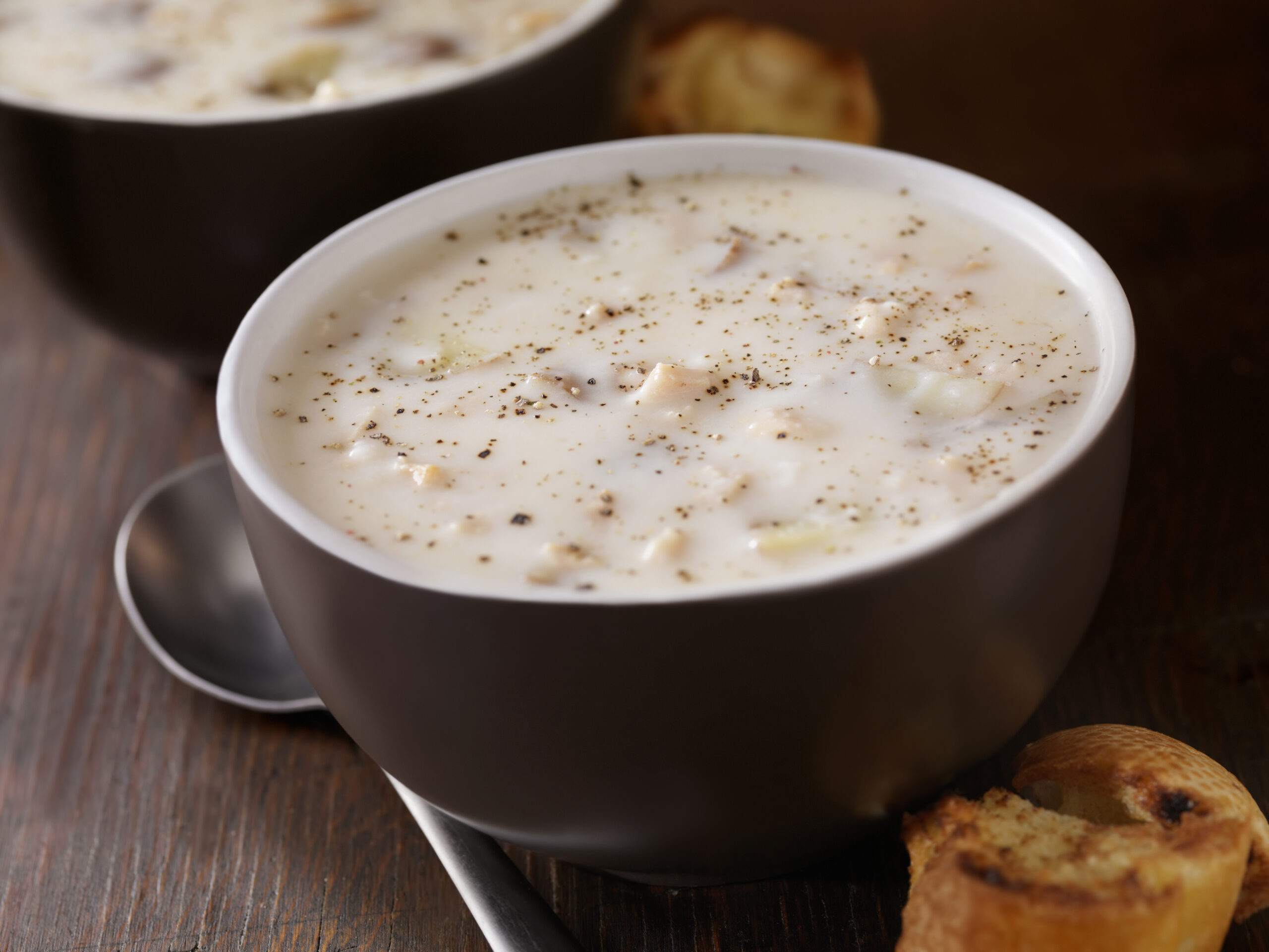 New England Style Clam Chowder with Toasted Bread