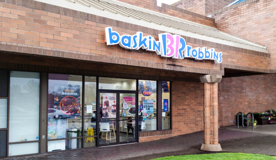 Exterior of a Baskin Robbins