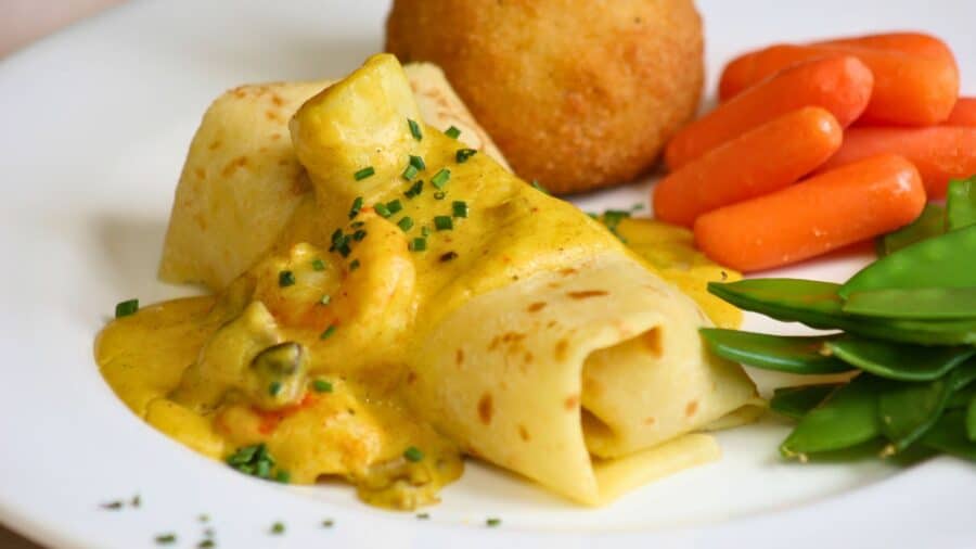 Creamy Scallop Crêpes