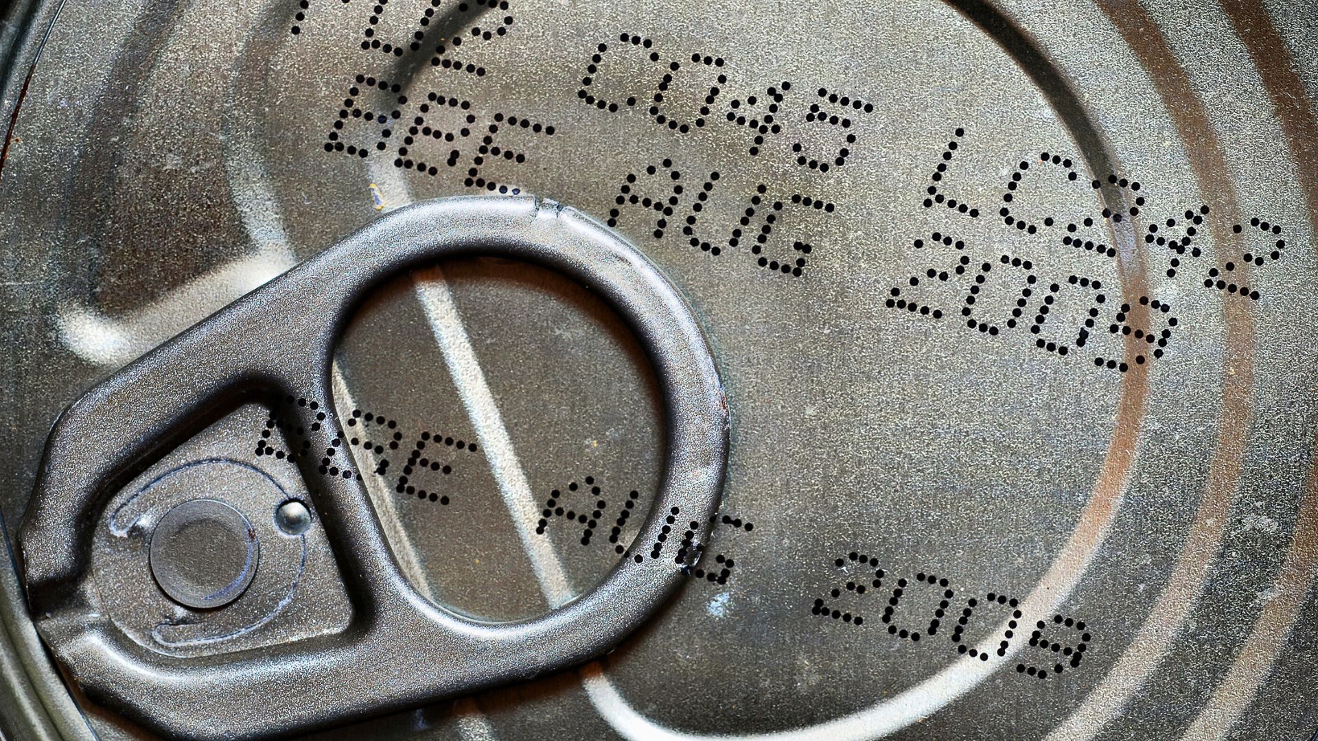 Expiration date on top of a canned good