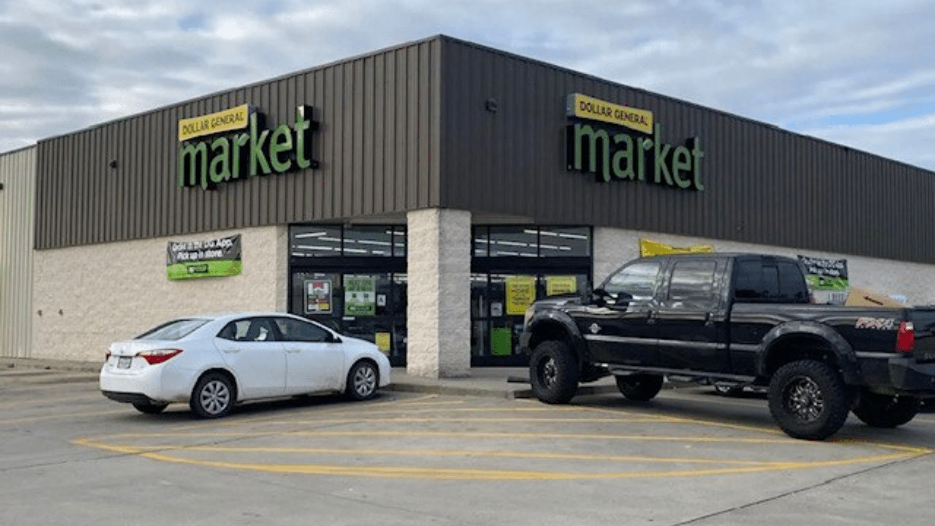 The outside of a Dollar Market