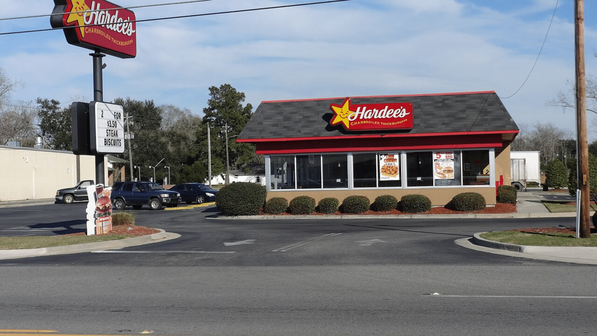 The outside of a Hardee's