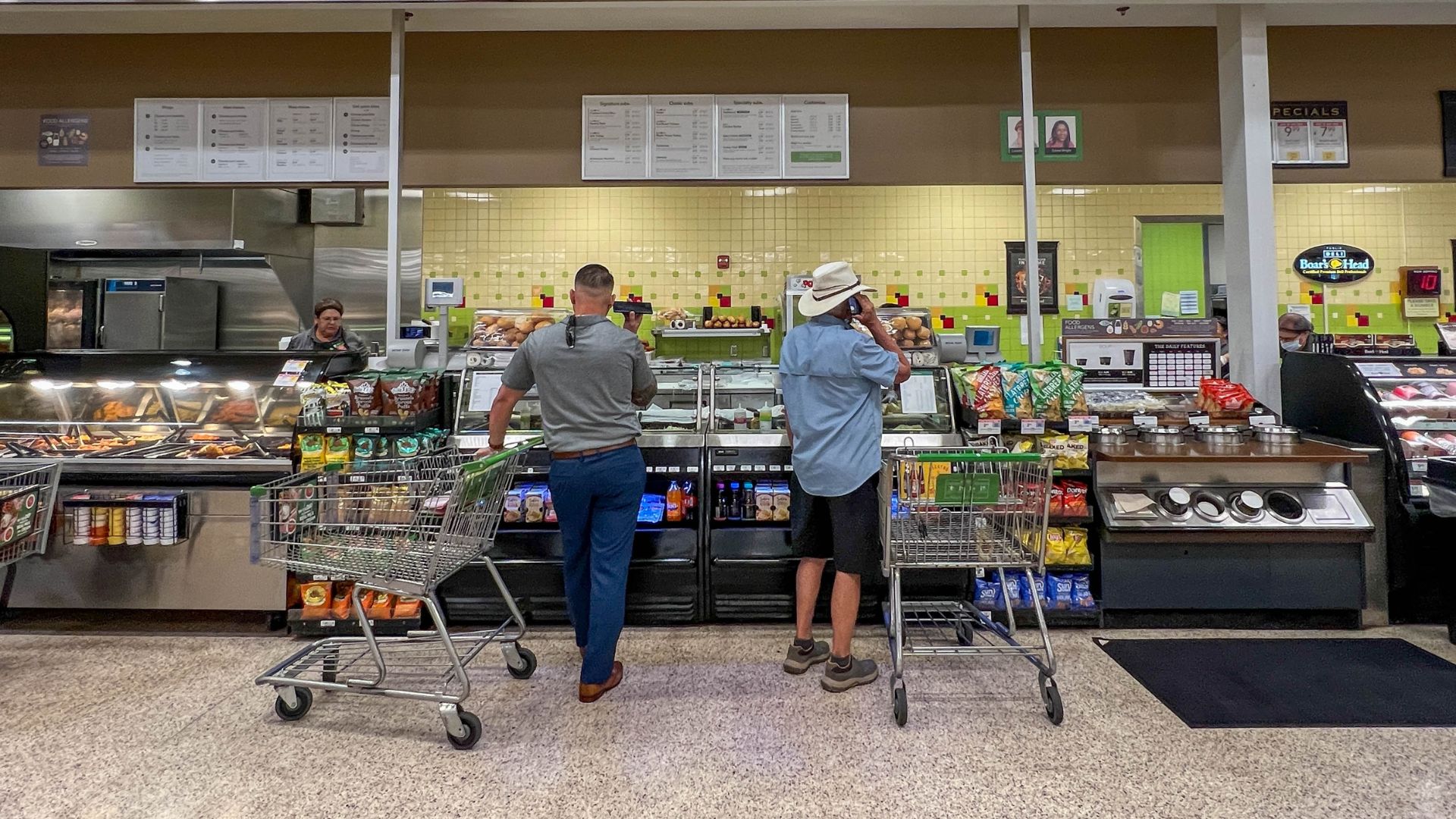 Publix supermarket exterior in Orlando with green signage