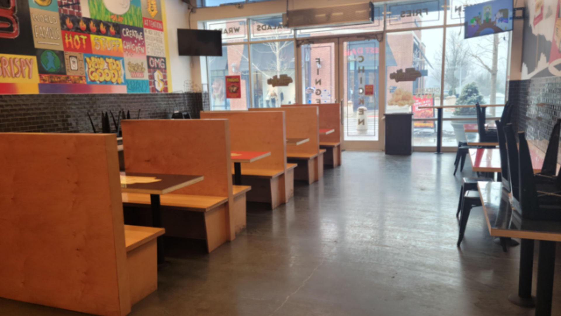 empty Sticky Fingers restaurant