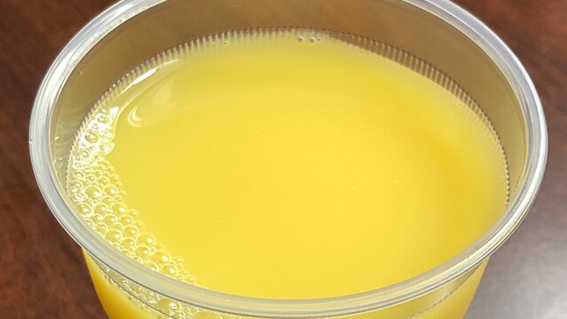orange juice in cup