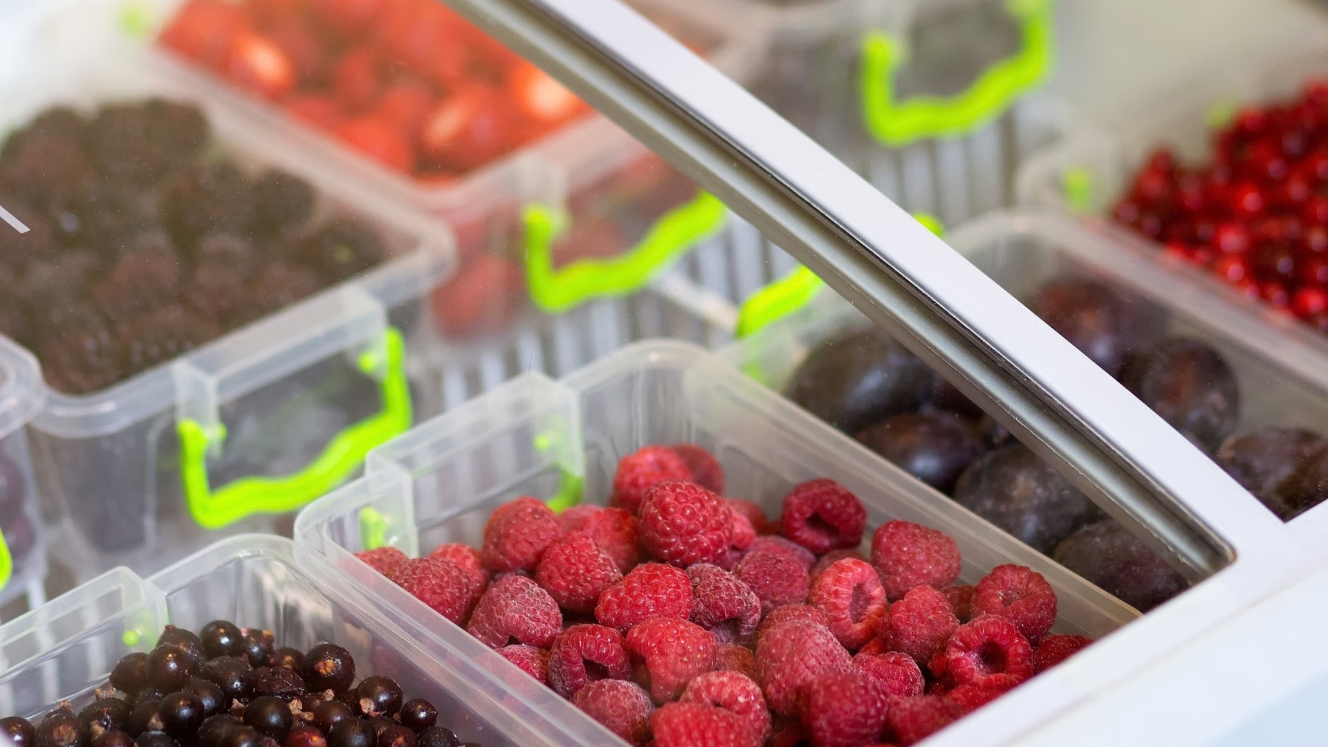 24 Years of Research Confirms the Health Benefits of This Berry, But ...
