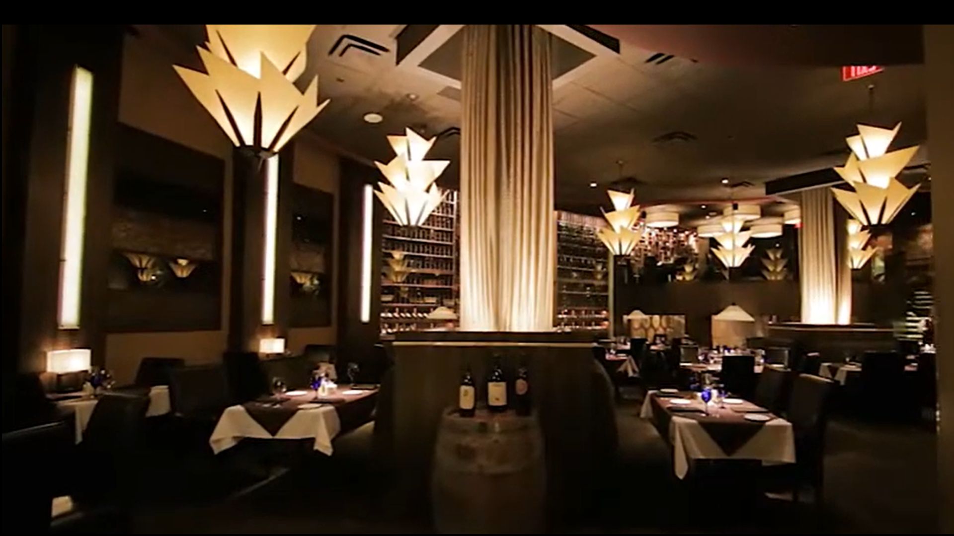Main dining area of Perry’s Steakhouse & Grille in Uptown Dallas, TX.