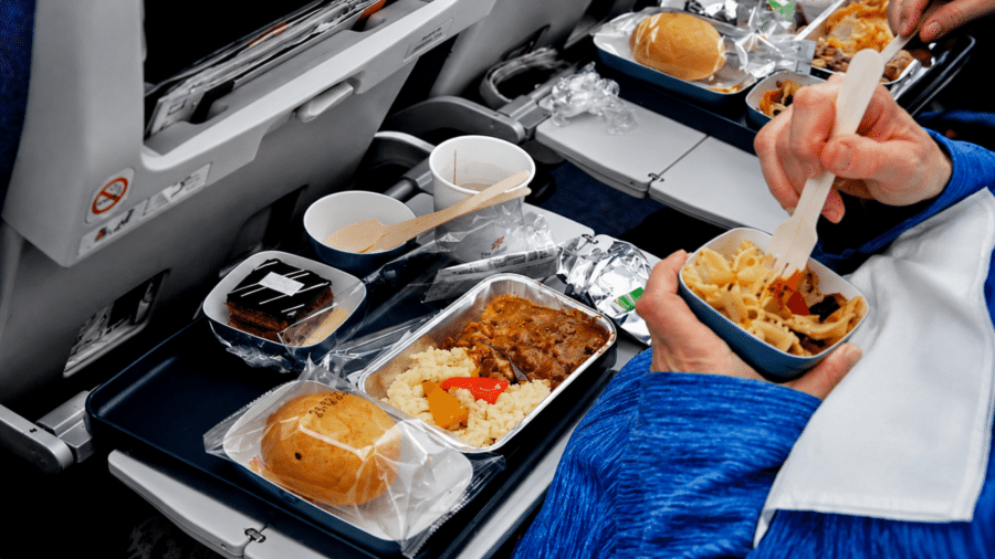 US Airline Cuts Free Economy Meals and Replaces Them With Paid Preorder Options
