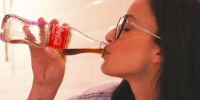 Why does coke taste better in glass? - Friends of Glass